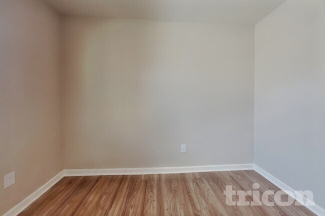 Building Photo - 4605 Hazelburn Dr