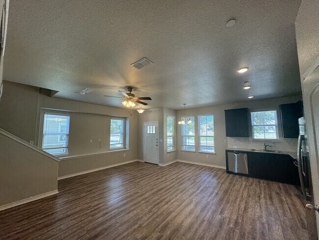 Building Photo - 720 Westfield Blvd