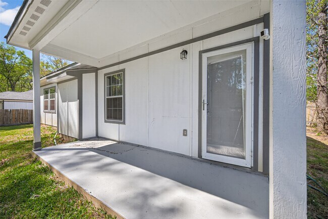 Building Photo - 25106 Morgan Cemetery Rd