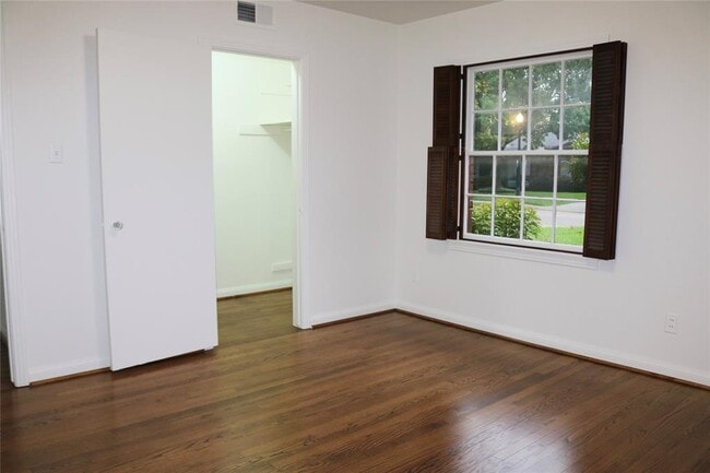Building Photo - 4047 Merrick St