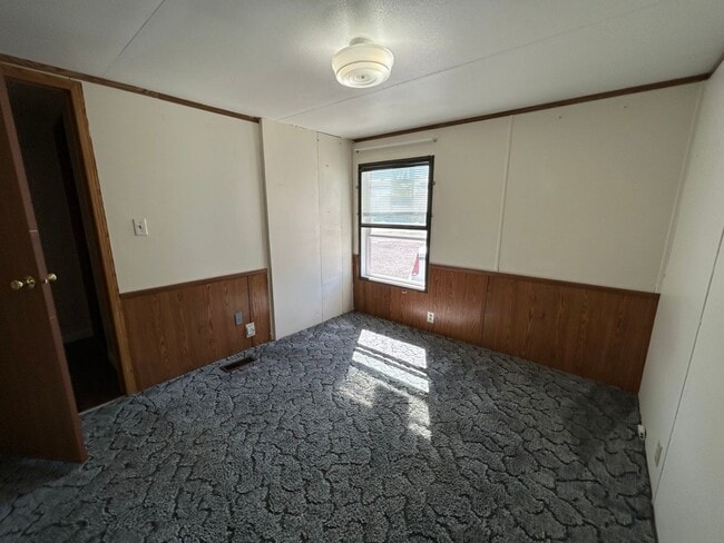 Building Photo - 3 Bed 2 Bath Mobile Home W/ Many Amenities...