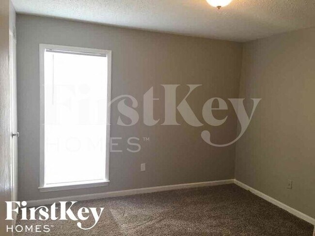 Building Photo - 6056 New Leaf Ln