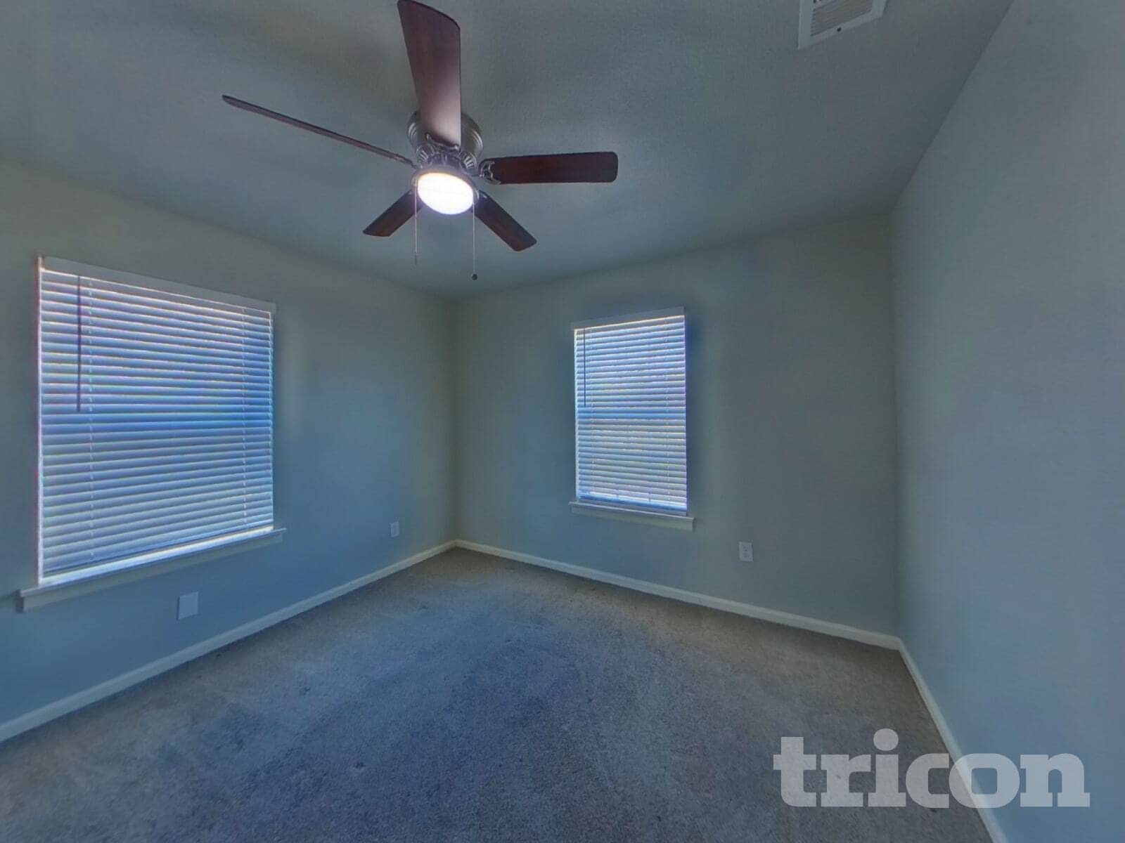 Building Photo - 624 Nora Ln