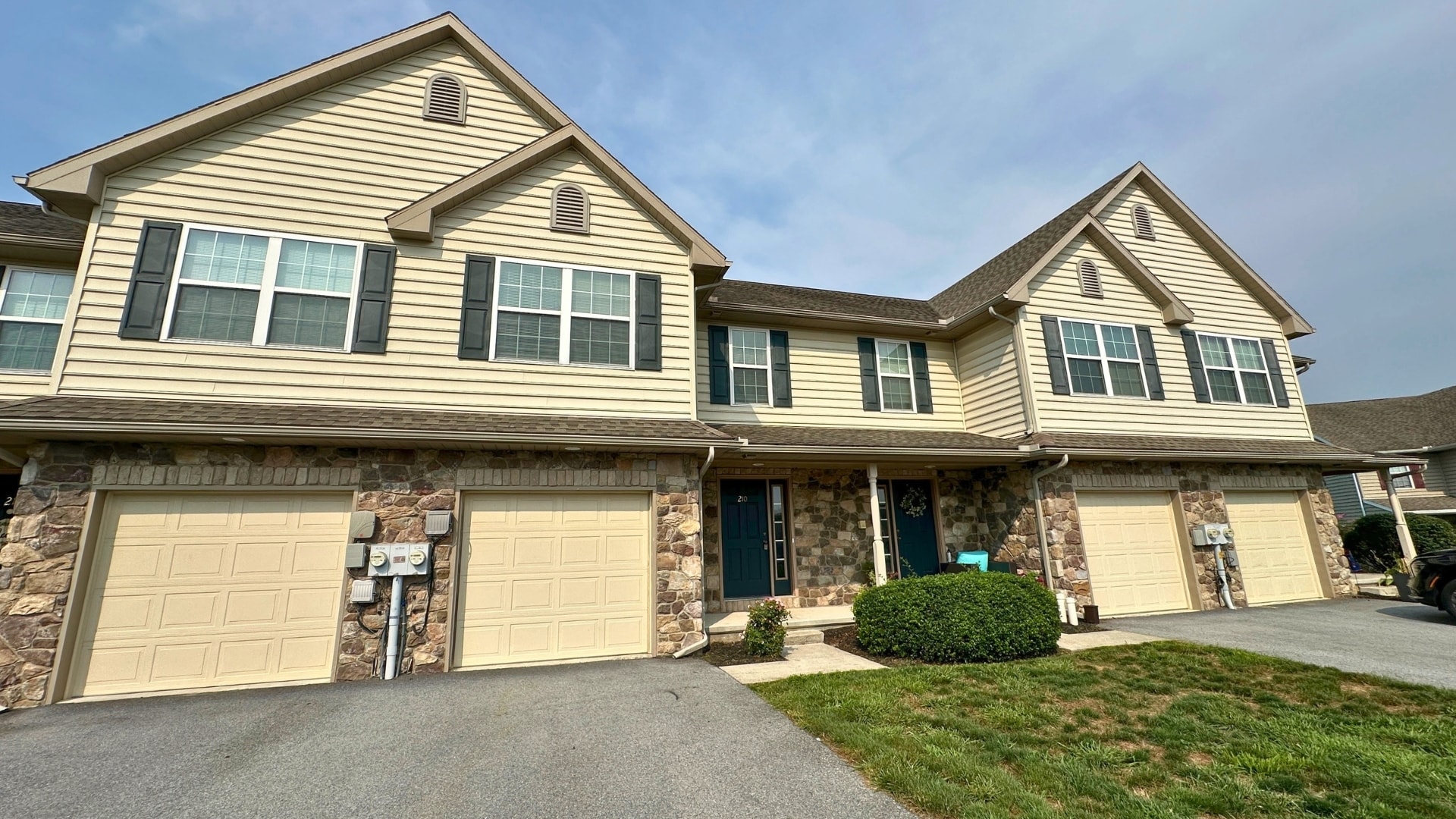 Building Photo - 210 Mount Olive Ln