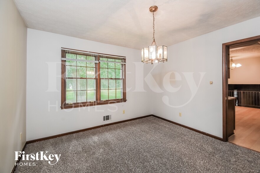 Building Photo - 3021 Wendwood Dr