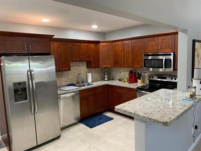 Building Photo - 1420 NE 16th Terrace