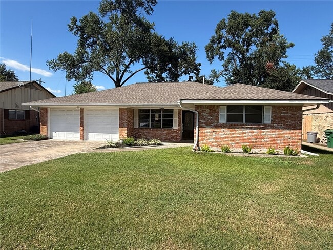 Primary Photo - 10410 Barwood Dr
