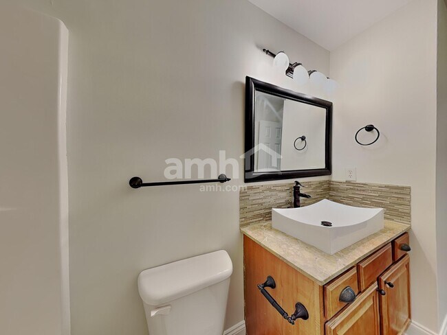 Building Photo - 12424 Winget Rd