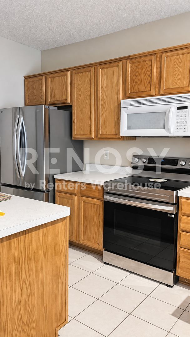 Building Photo - 5501 Oriole Dr
