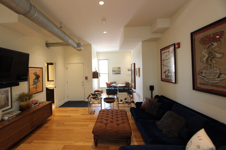 Theater Seating - 139 7th St