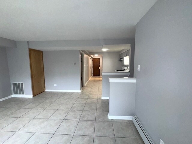 Building Photo - 5009 N River Rd