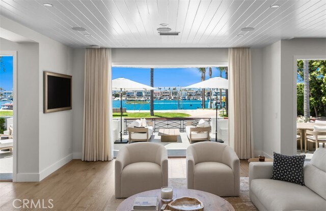 Building Photo - 2401 Bayshore Dr