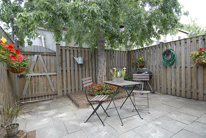 Private patio - 1921 9 1/2 St NW