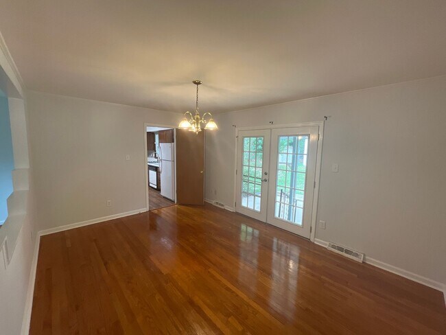 Building Photo - Move-in Ready Home Located in The Four Sea...