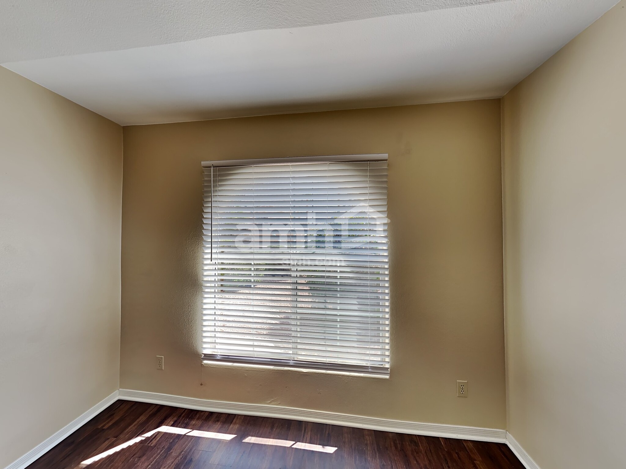 Building Photo - 4038 E Encinas Ave