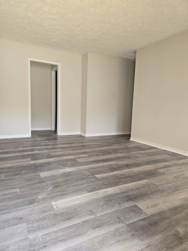 Building Photo - 3111 Pawnee Dr