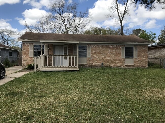 Building Photo - 1824 Cardinal Dr