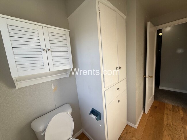 Building Photo - Spacious 6-Bedroom Home with Pool & Multiple Fireplaces – Great Northside Location!