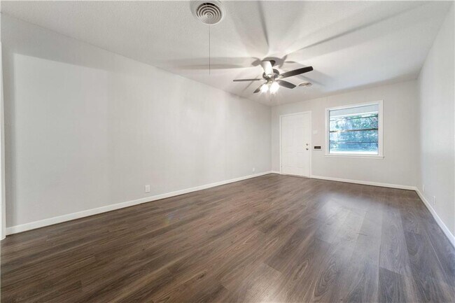 Building Photo - 1903 S 19th St