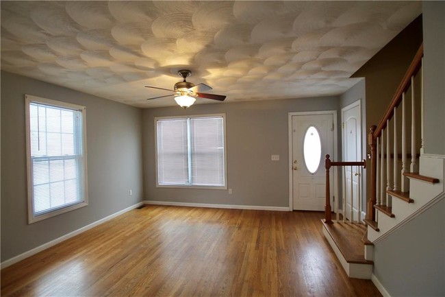 Building Photo - 145 S Bend St