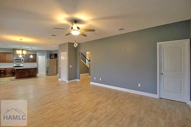 Building Photo - 432 Fairview Cir