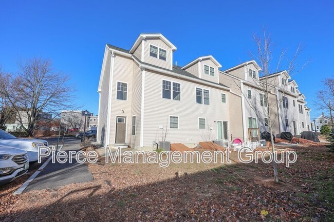 Building Photo - 6-21 Clarendon Way