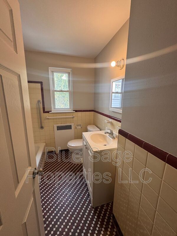 Building Photo - 56 W Albemarle Ave