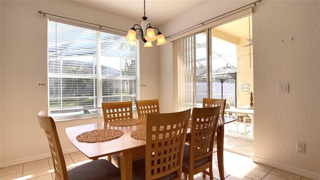 Building Photo - 1131 N Hampton Dr