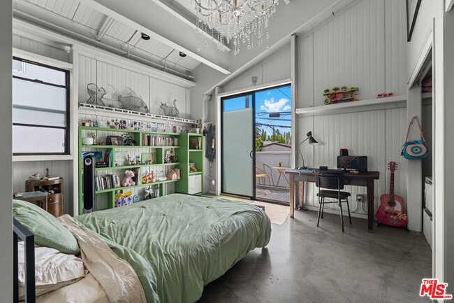 Building Photo - 548 Rose Ave