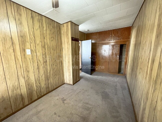 Building Photo - 230 Creve Coeur St