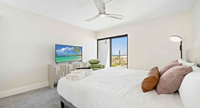 Building Photo - 556 Coral Ct