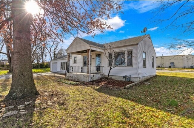 Building Photo - Available Now 2 bedroom 1 bathroom 1 car garage in Nixa!!