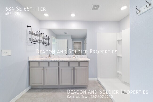 Building Photo - 684 SE 65th Terrace