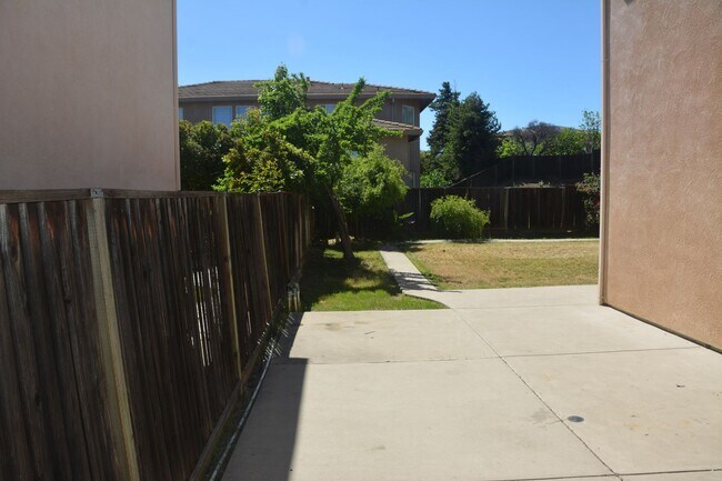 Building Photo - Antioch Dallas Ranch/Lone Tree area 4 bedroom, 3 bath home for rent