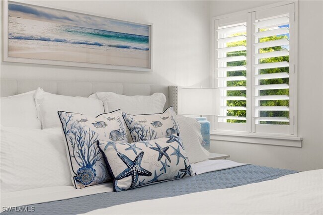 Building Photo - 175 5th Ave S