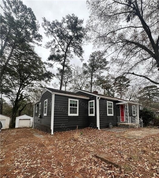 Building Photo - 1860 Broadwell St SW