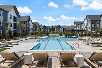 Building Photo - 1000 Marlowe Vis Pl