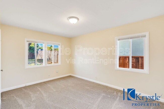 Building Photo - 218 Steffan St