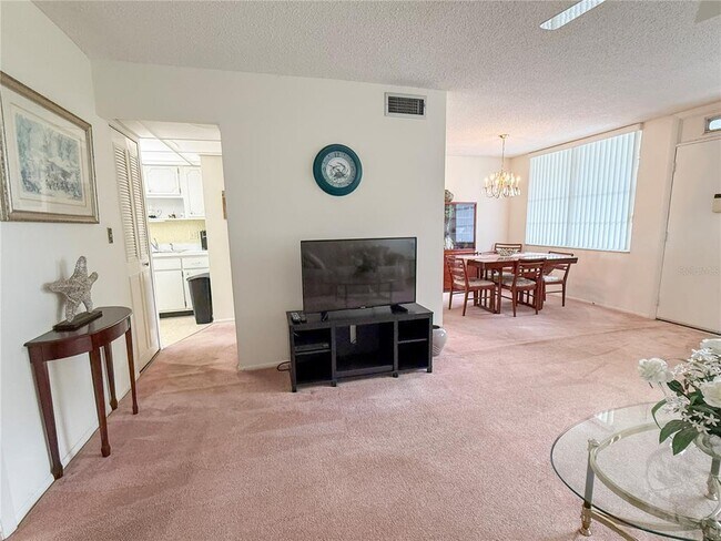 Building Photo - 4880 Locust St NE