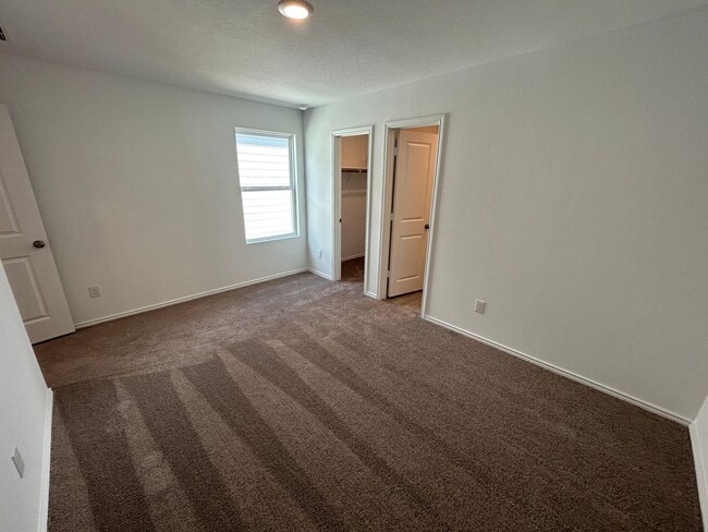 Building Photo - Rare Find: Affordable 3BR Ready for Immediate Move-In- Apartment-Style Living Without The Apartment!