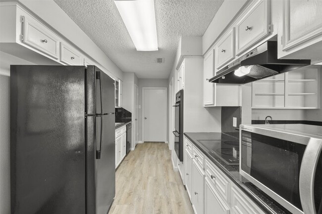 Building Photo - 16310 Cavendish Dr