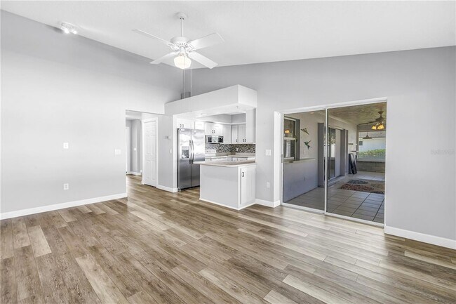 Building Photo - 5771 Timberlake Dr