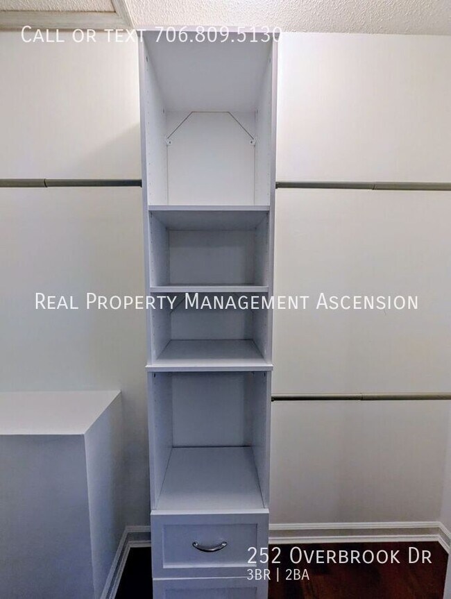 Building Photo - 252 Overbrook Dr
