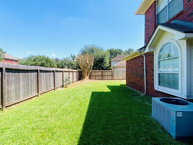 Building Photo - 1703 Berkoff Dr