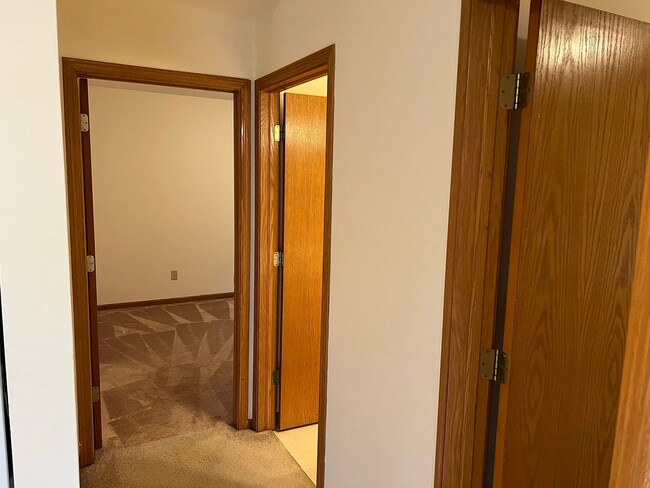 Building Photo - 1095 Heritage Ct