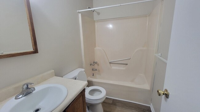 Building Photo - 6300 Jeffrey Dr