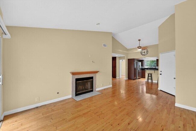 Building Photo - Gated Lake Forest Condo | Pool, Spa, Washer/Dryer & 3 Parking Spaces