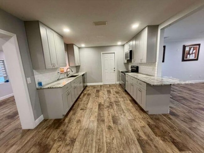 Building Photo - 4433 Foss Rd