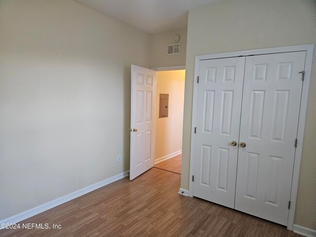 Building Photo - 7801 Point Meadows Dr