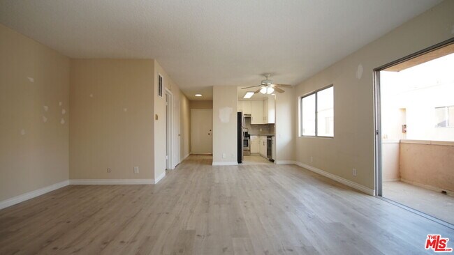 Primary Photo - 1538 Stanford St